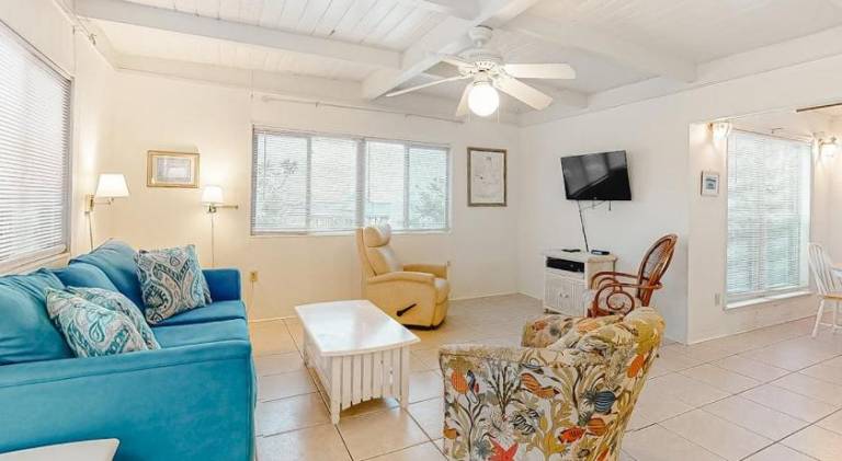 Ample house | Pets are welcome in Gulf Shores, AL