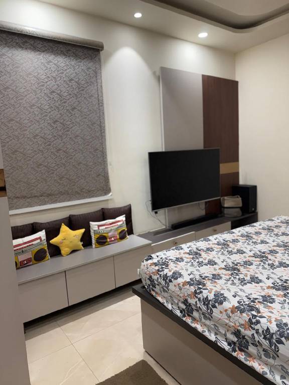 A spacious 3BHK in Lajpat Nagar near market. — photo 4