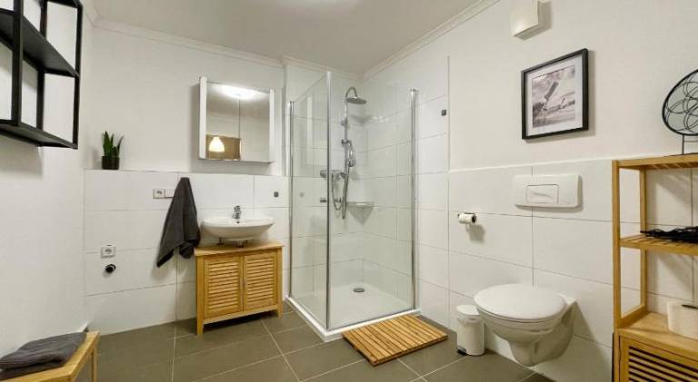 Serviced apartment with patio & garden — photo 3