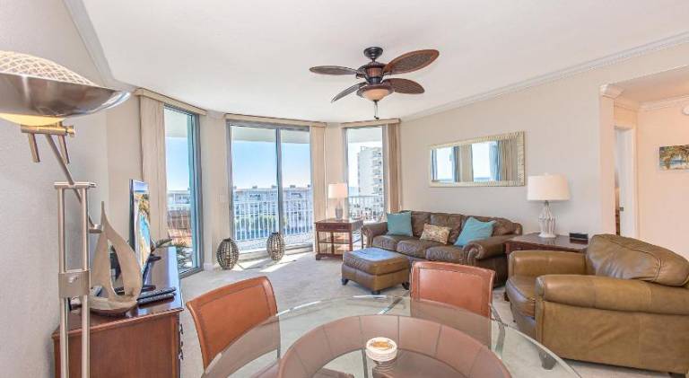 Apartment with jacuzzi & pool in Pensacola, FL