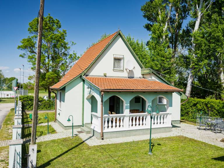 House Balatonmáriafürdő