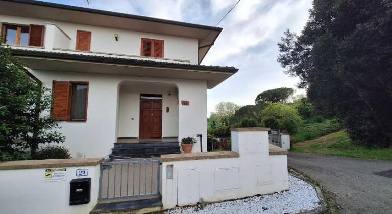 Vacation home with 2 rooms for 6 persons in Terricciola