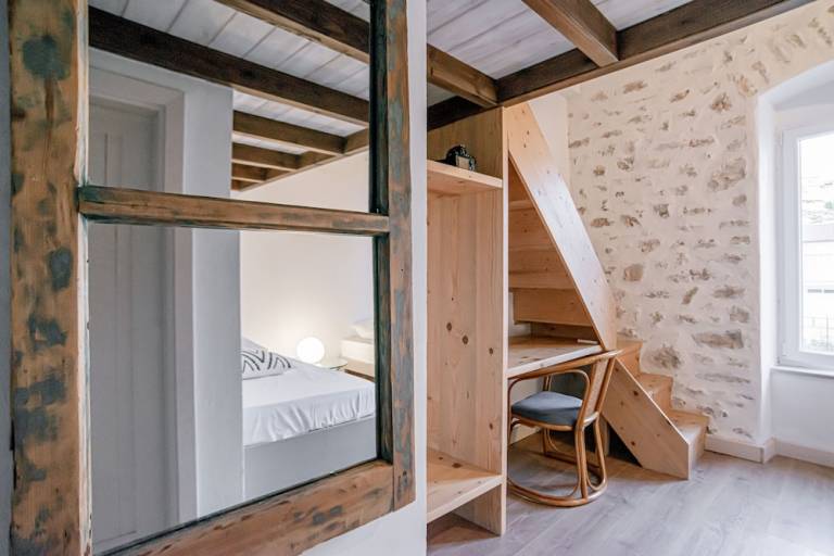 Bed & Breakfast  Himarë