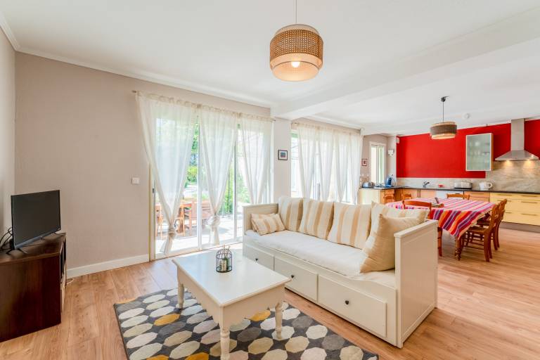 Holiday Home 'Le Secret D'hestia' with Shared Pool, Wi-Fi and Air Conditioning in Bollene