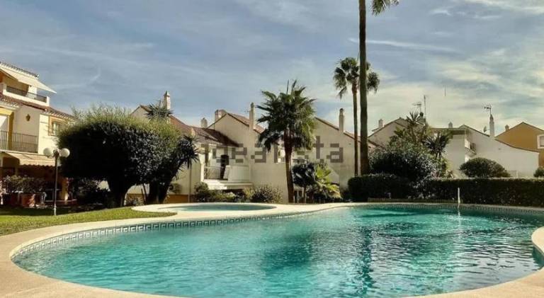 Vacation home with patio, pool & BBQ — photo 2