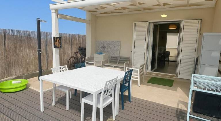 Villa with yard & terrace — photo 4