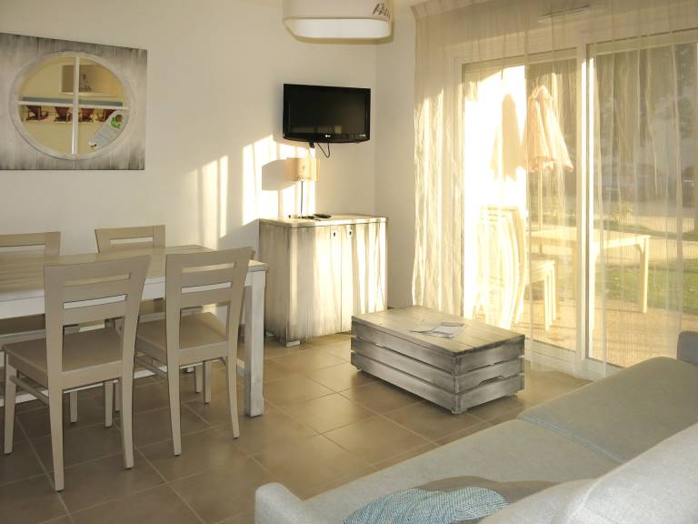 Lovely holiday apartment with terrace & heated pool | Beach nearby | Pet-friendly — photo 3
