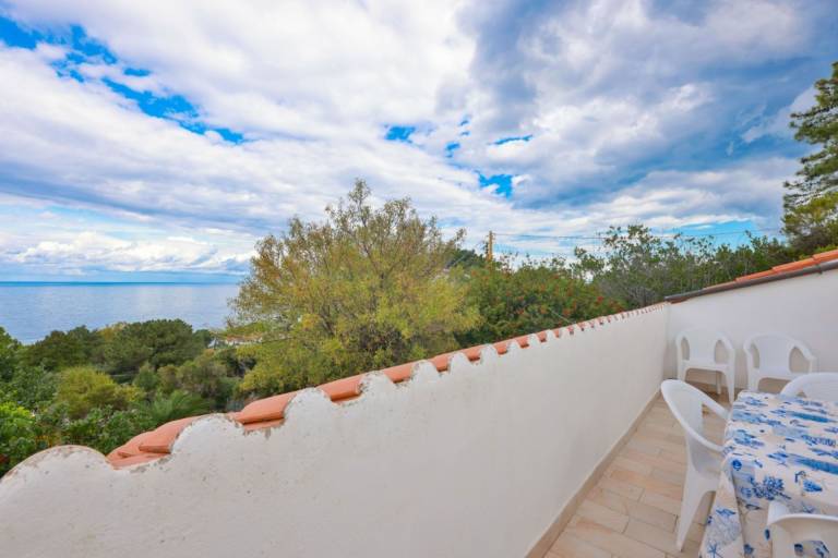 Family-friendly lovely apartment with patio & grill | Beach nearby | Pets are welcome — photo 4