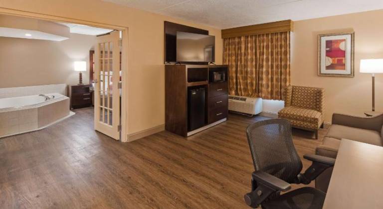 Best Western Crossroads of the Bluffs — photo 2