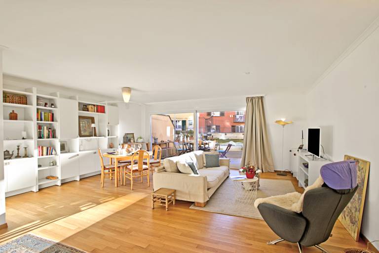 Family-oriented pleasant rental apartment with terrace & yard | Water view | Pet-friendly — photo 3