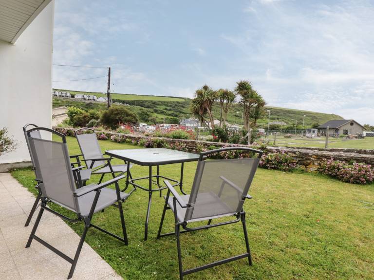 Cottage with pool & garden | Beach view — photo 3
