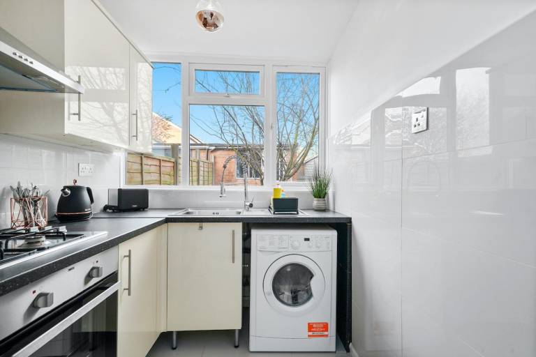 Fully equipped beautiful house with yard | Pets are welcome — photo 4