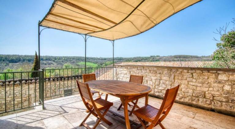 Vacation home with barbeque, yard & terrace — photo 5