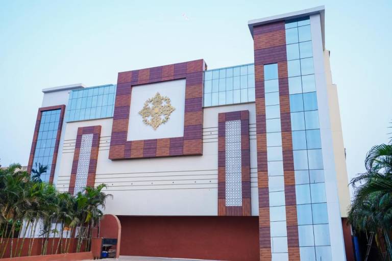 HOTEL MIDDLETON NXT in Bhubaneshwar