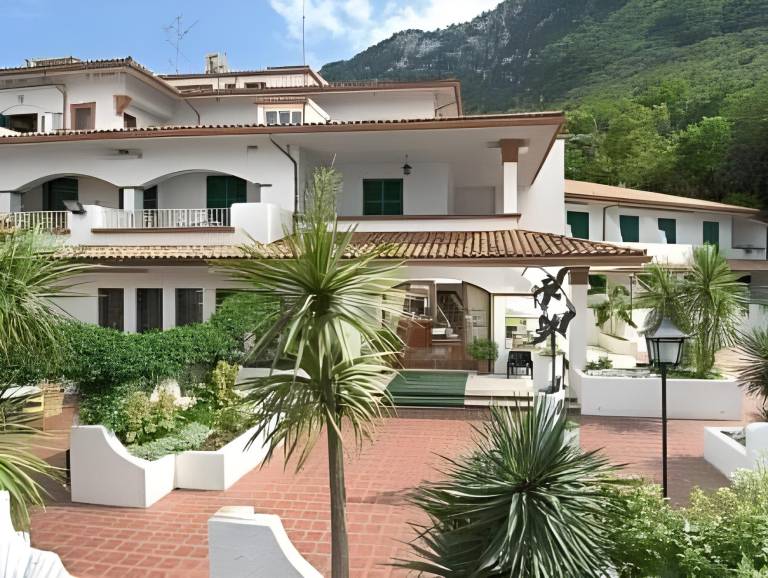 SeeBay Hotel in Camerano