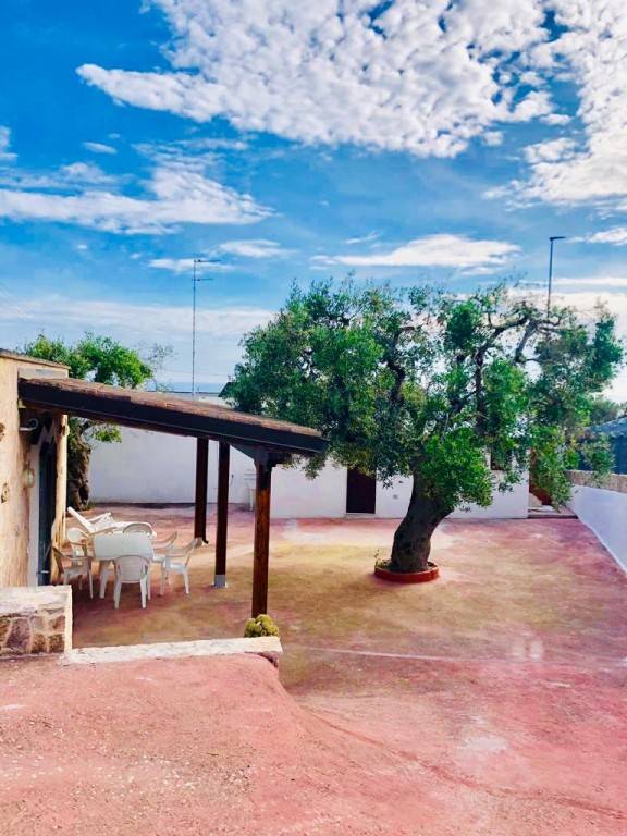 Holiday apartment with yard, BBQ & terrace | Beach view — photo 5