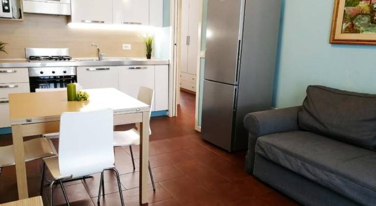 Serviced apartment with patio & yard — photo 3