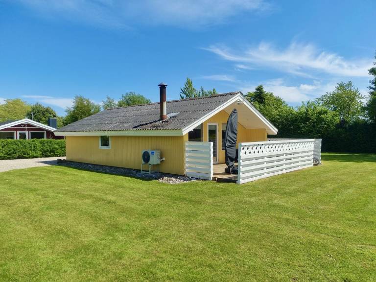 Fully equipped vacation home with terrace, yard & barbecue | Dogs allowed in Sønderborg