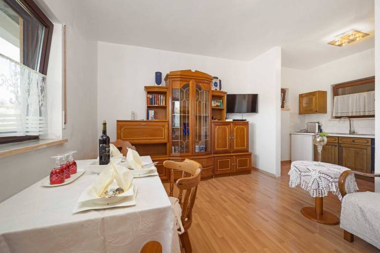 Family-friendly apartment with grill, patio & yard | Pet-friendly — photo 4