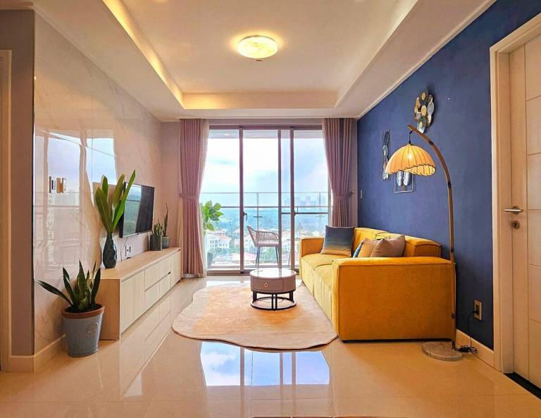 Rental apartment with pool, garden & barbeque in Ho Chi Minh City