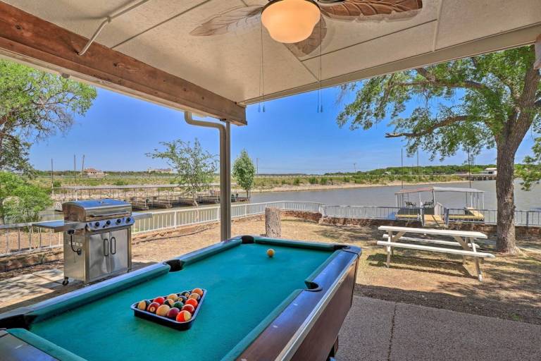 Cottage  Brownwood