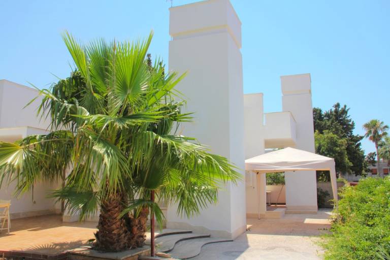 Children-friendly villa with yard & BBQ | Garden view | Pets are welcome — photo 3