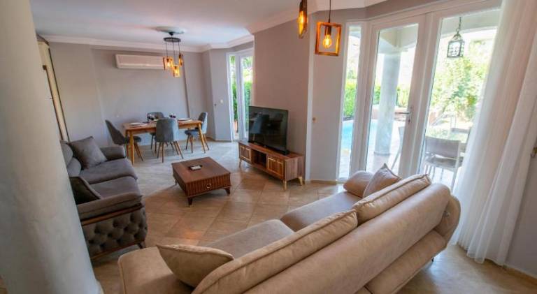 Villa with private pool, yard & patio — photo 2