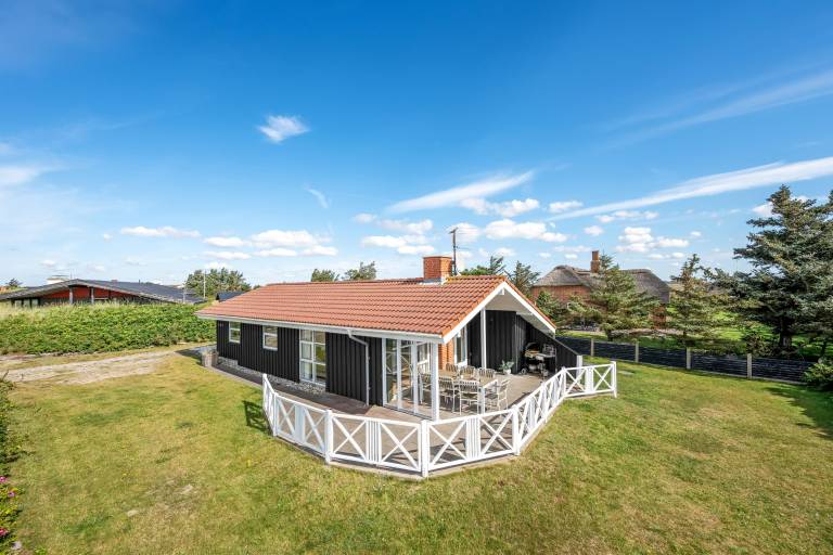 Charming holiday home close to the North Sea and Søndervig center. — photo 2