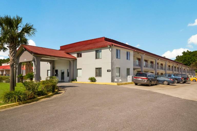 Red Roof Inn Crestview — photo 5