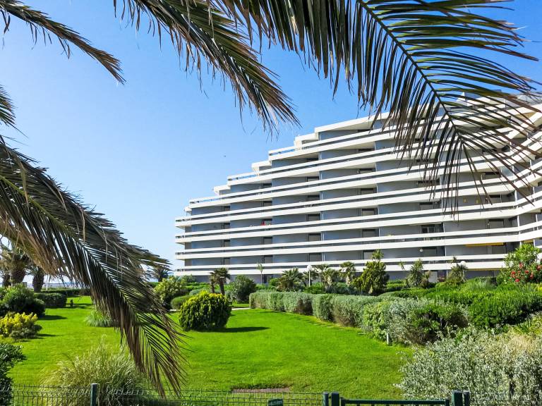 Rental apartment with patio | Sea view — photo 2