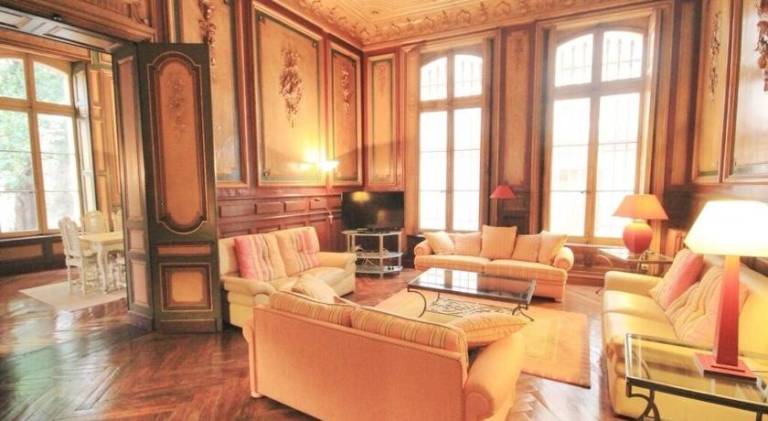 Apartment | Next to Popes' Palace — photo 2