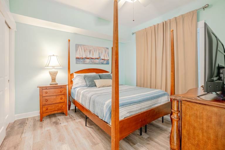 Family-friendly charming condo with heated pool & hot tub | Water view | Close to the beach | Pets allowed — photo 4