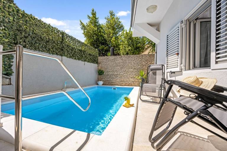 Ferienhaus in Rogoznica für max. 8 Personen, Ferienhaus in Rogoznica für max. 8 Personen,