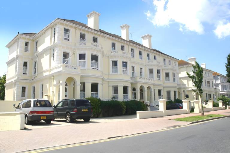 Apartment | Close to the beach | Suitable for remote work | Pets are welcome in Eastbourne