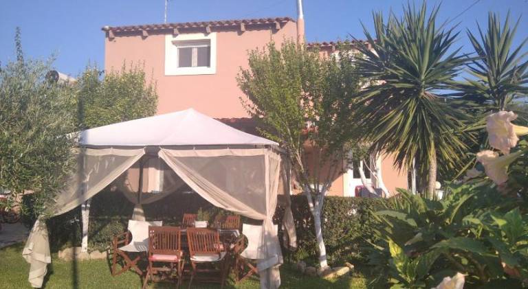 Holiday apartment with terrace, yard & BBQ | Perfect for remote work in Corfu