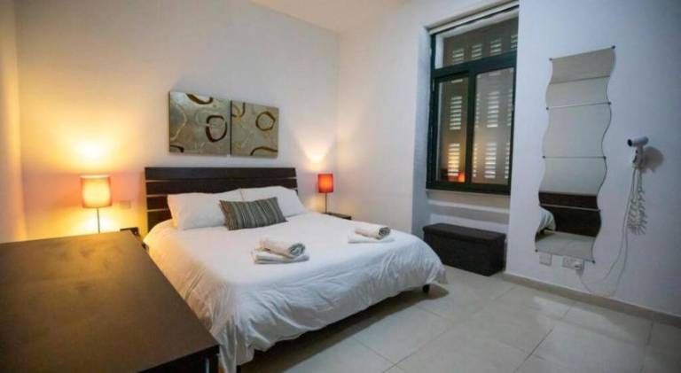 Holiday apartment with terrace | Pets allowed in St. Julian's