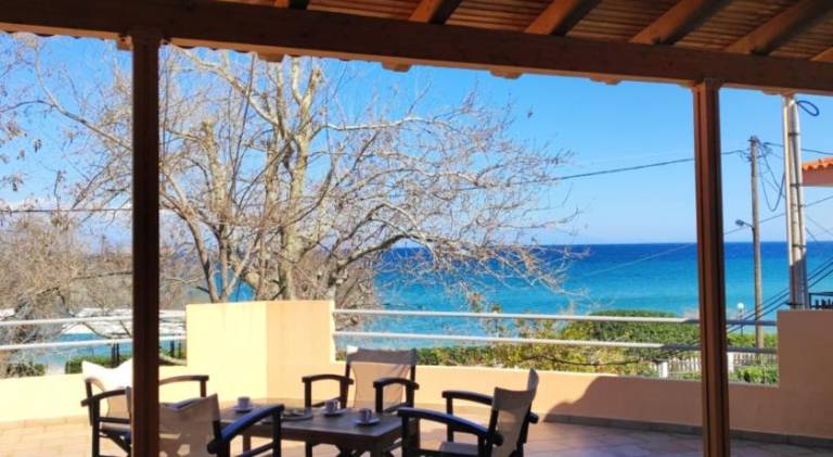 Apartment with 2 rooms for 5 persons in Aigialeia