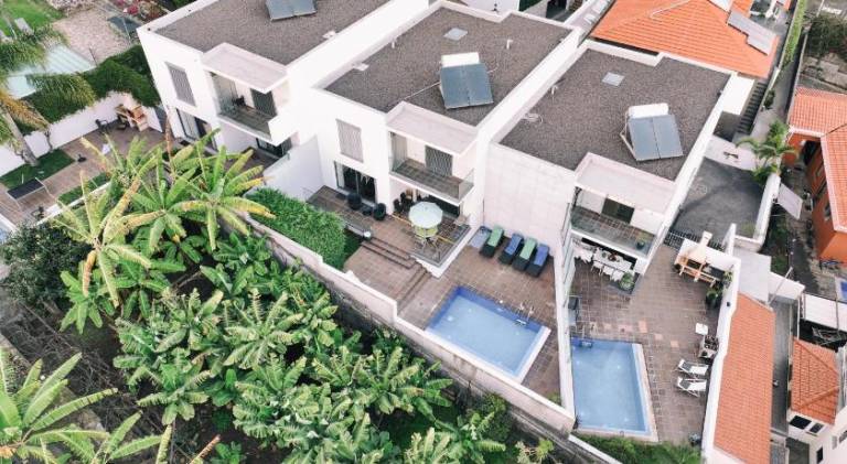 Lovely villa with yard, private pool & jacuzzi | Pets are welcome — photo 5