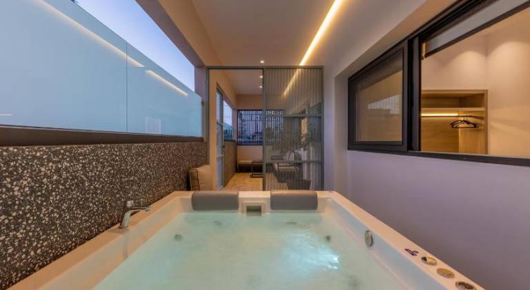 Holiday apartment with jacuzzi — photo 3