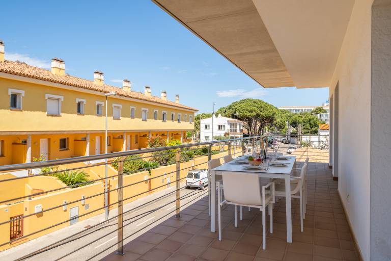 Fully equipped apartment with pool, yard & terrace | Close to the beach | Pet-friendly — photo 2