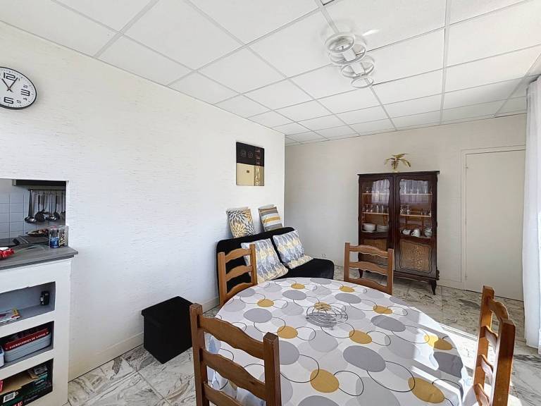 Rental apartment with 2 rooms for 6 persons — photo 2