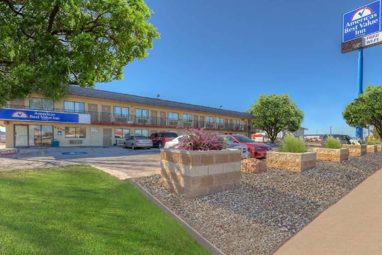 Americas Best Value Inn Amarillo Airport — photo 2