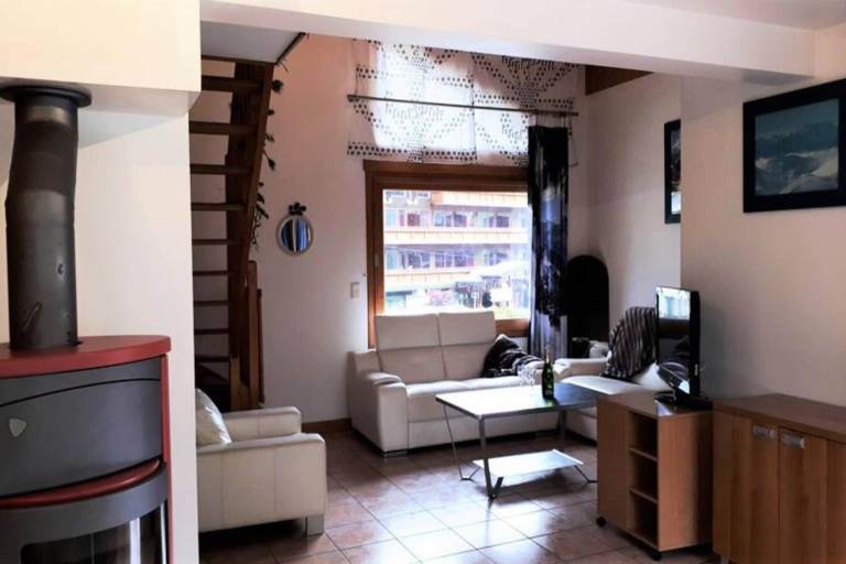 Apartment with terrace — photo 3