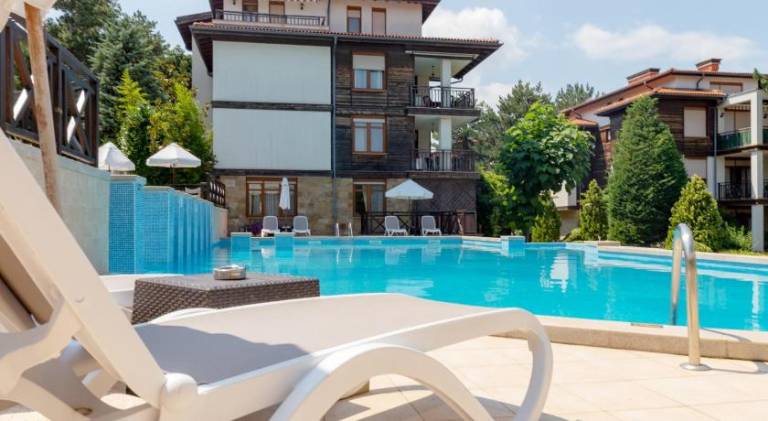Holiday apartment with hot tub & pool — photo 2