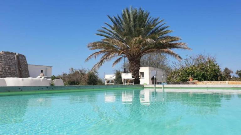 Children-friendly nice villa with yard, private pool & barbeque | Garden view | Suitable for remote work | Pet-friendly — photo 4