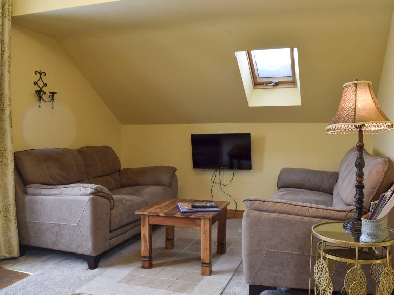 Children-friendly lovely cottage with garden | River view | Pets allowed — photo 2