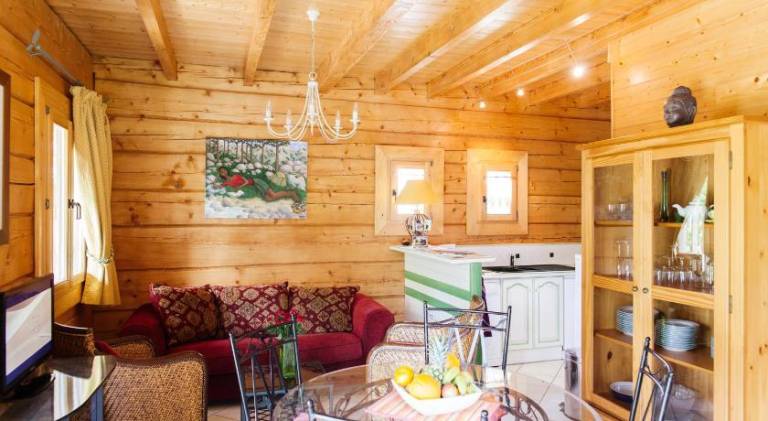 Family-friendly vacation home with pool, terrace & yard | Pet-friendly — photo 2