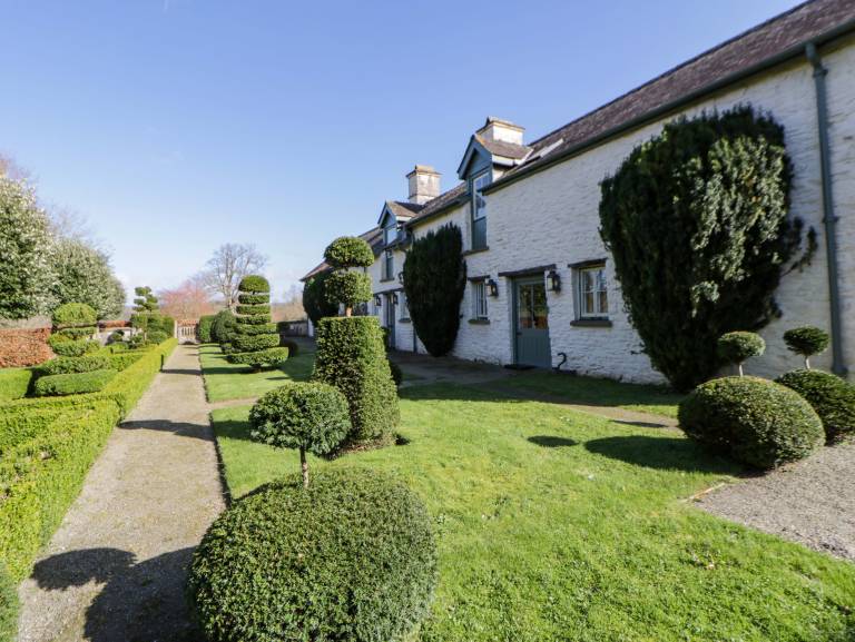 Children-friendly cottage with yard | Dogs allowed — photo 2