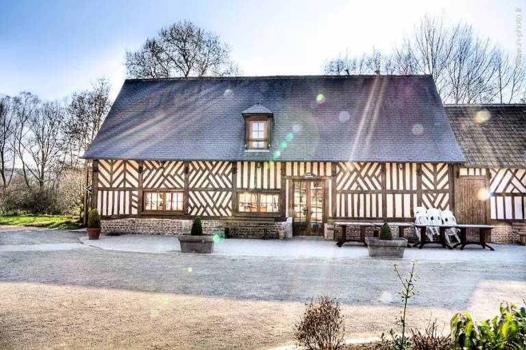 House with BBQ, yard & patio in Dieppe