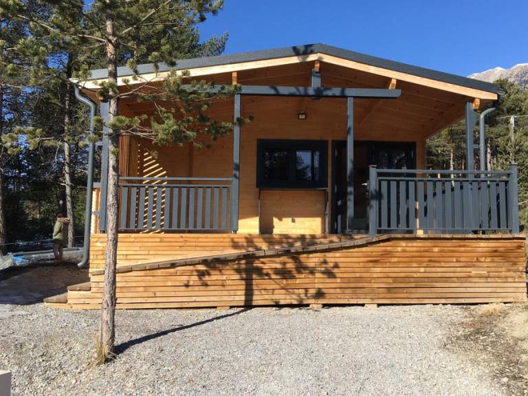 Chalet with terrace & pool — photo 4